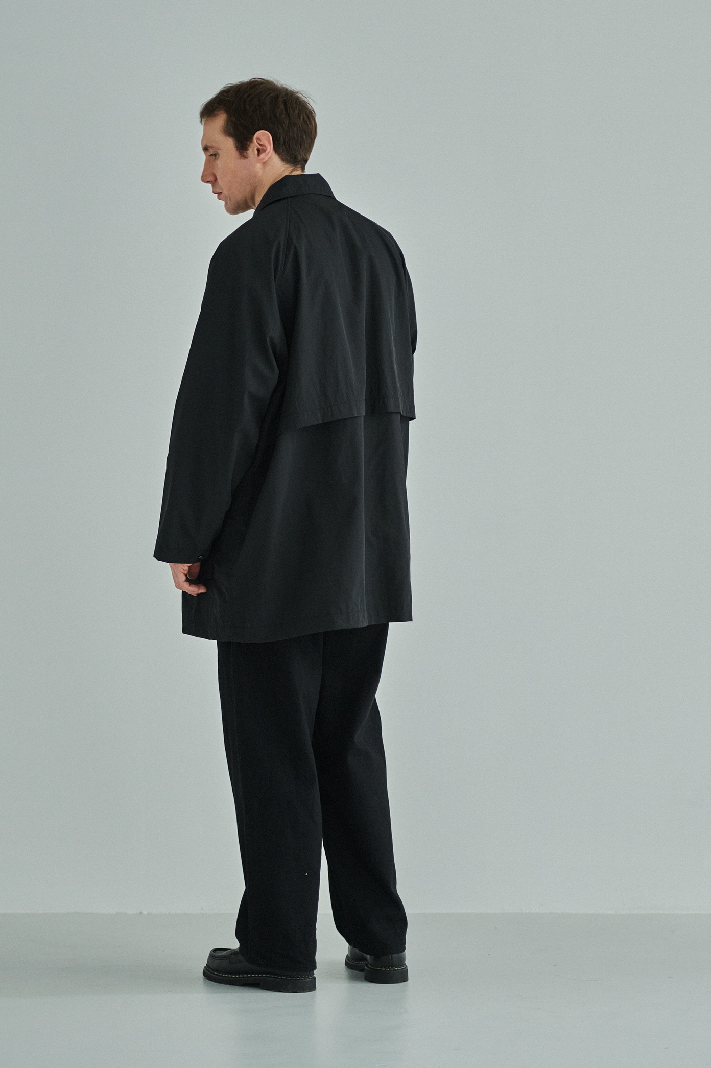 STILL BY HAND　シャツのような気軽さで羽織れるナイロンハーフコート