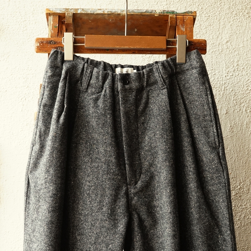 STILL BY HAND シルクネップが少し特徴的なイージーパンツ