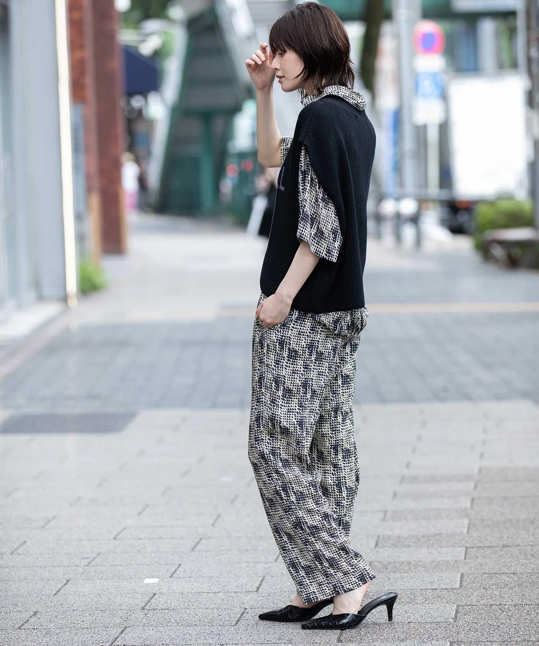 Munich　華やかなジオメトリック柄のイージーパンツ