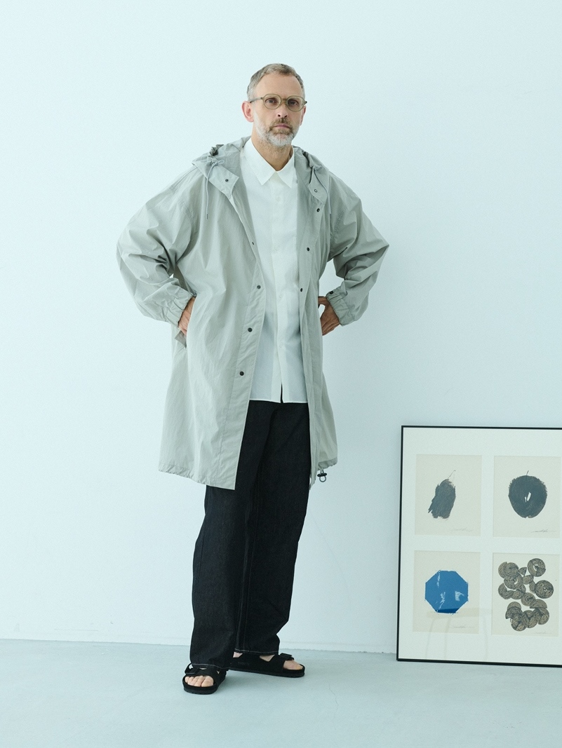 STILL BY HAND　撥水性のあるナイロン素材のフードコート