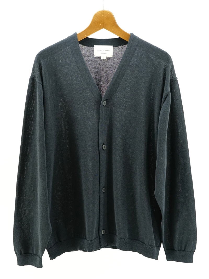 Shallow v-neck cardigan / KN03261