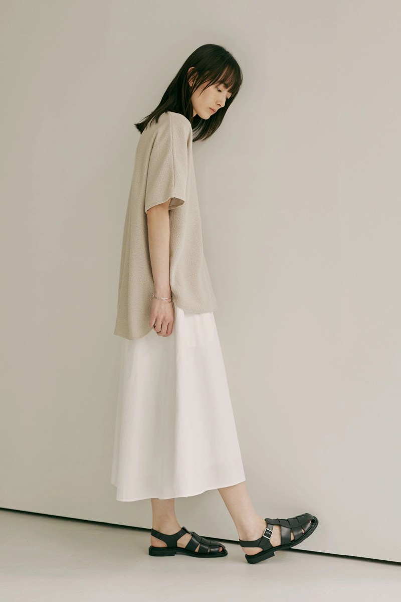 Commencement　ニットライクな編地のプルオーバーベスト