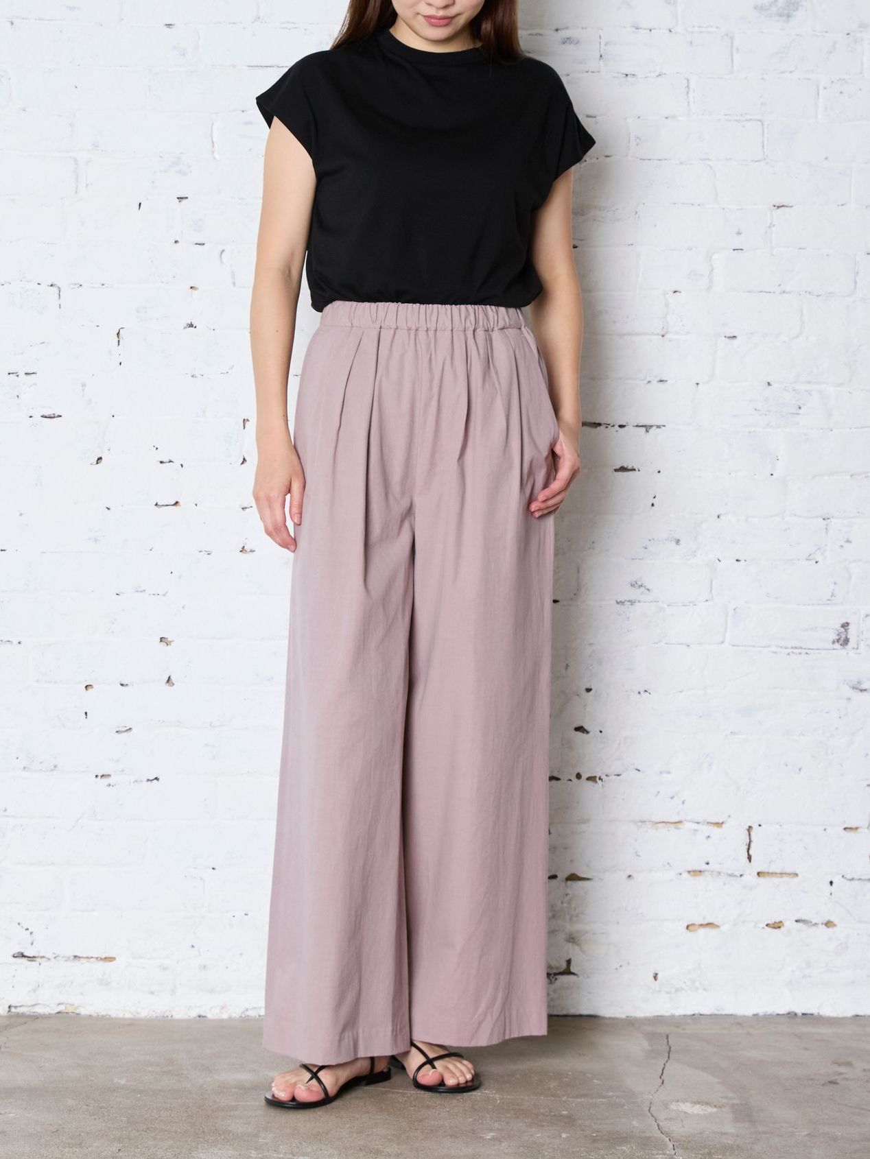 FANTASTICDAYS　すっきり見えするボリューム感のイージーパンツ