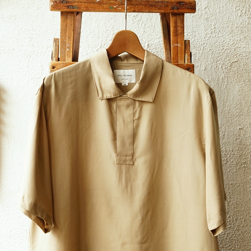 STILL BY HAND　リヨセル素材の半袖スキッパーシャツ