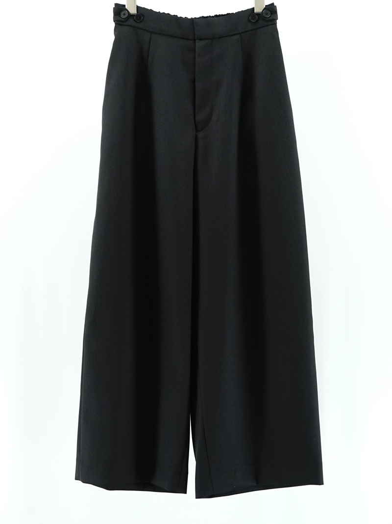 WIDECROPPED / 263-01
