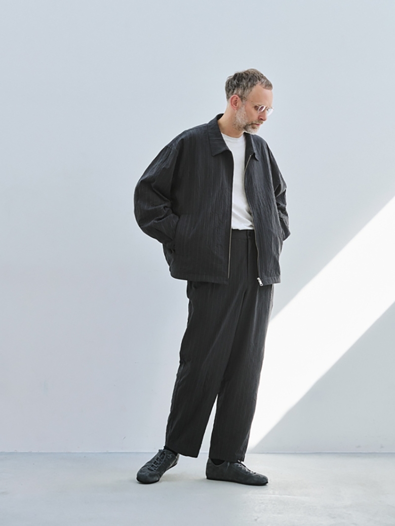STILL BY HAND　ワッシャーストライプのジップアップブルゾン